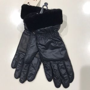 UGG Gloves